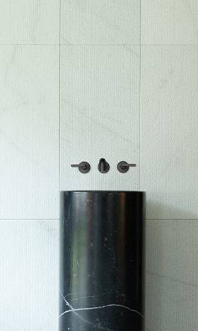 White Ibiza Line Chisled