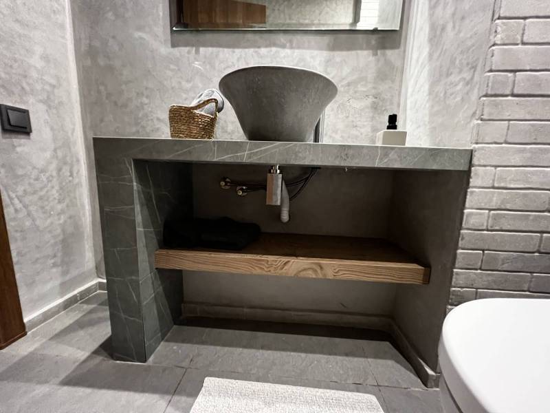 Machined sink in Kahla gray natural stone with Beauregard finish
