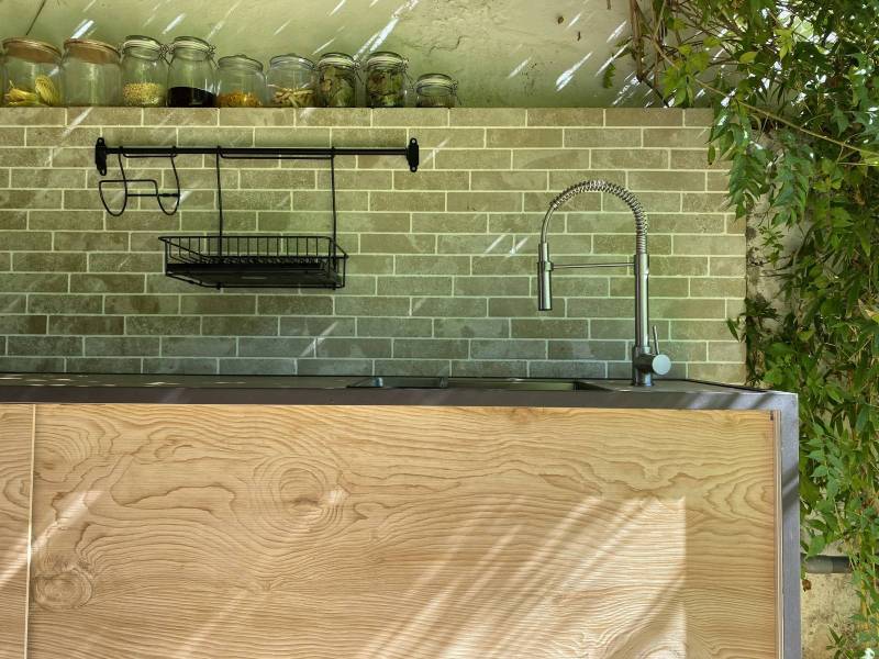 Terrace in Casablanca - Morocco - Slabs and bricks in a mix of beige Atlas limestone stones for terraces and outdoor kitchen splashbacks