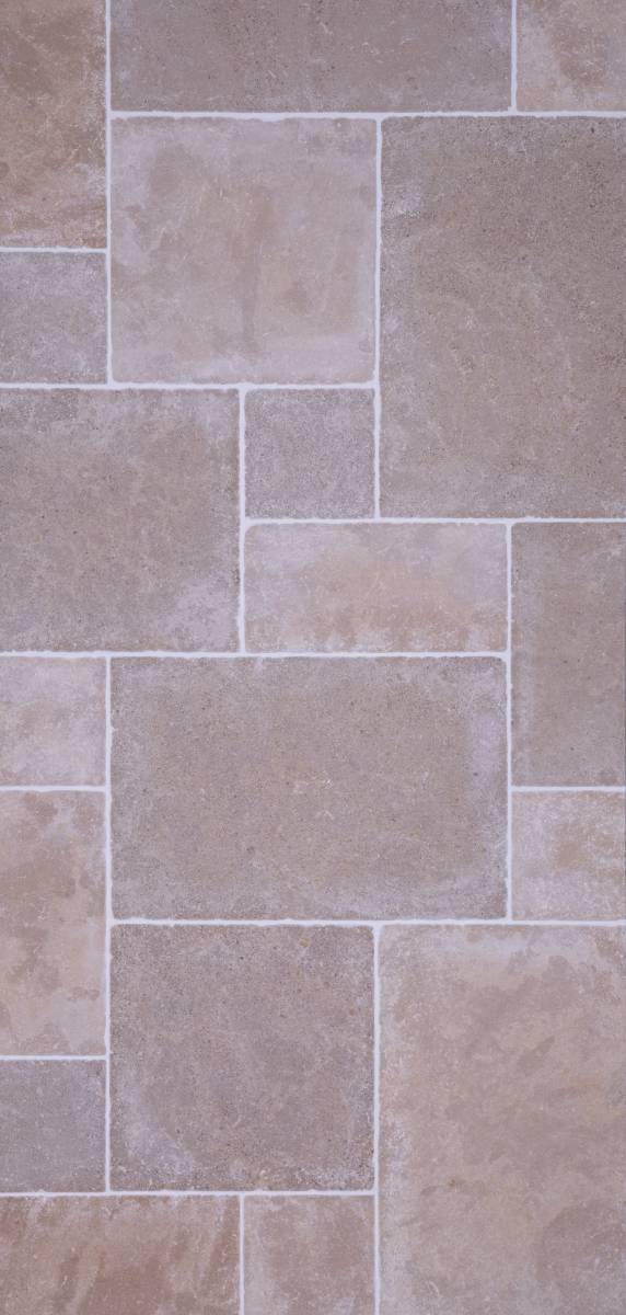 Paving with Antique Beige Amazon - A classic combination of Chablis and Zola Beige natural stones