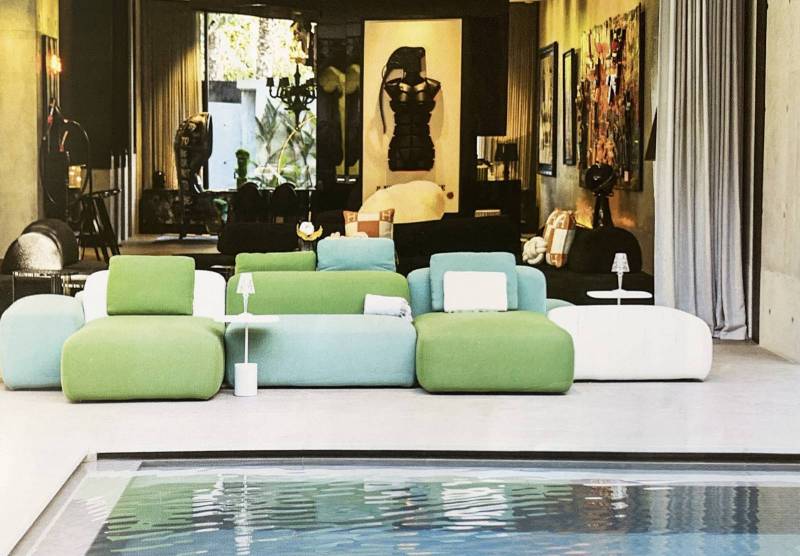 Edges and non-slip pool bottom in extremely resistant gray natural stone