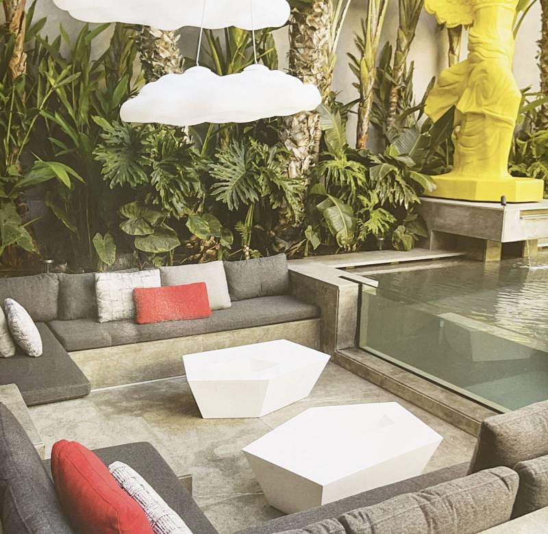 Serene balenese style terrace coating and pool copping in Los Angeles, California. Buy stone at low price