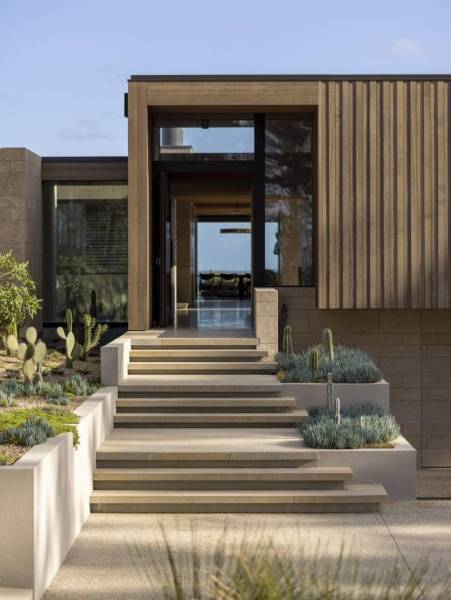 Charming architecture project in San Diego, California : stone house coating in high quality materials. Order now claddings at best price