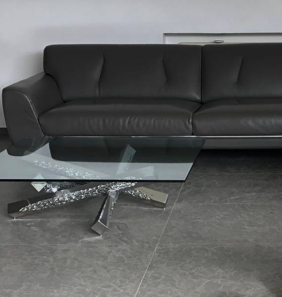 Looking for a chic and sobre floor cladding for your interior ? Check out our gray natural stone extracted and delivered straight from our quarries ! Best price guaranteed in the United States