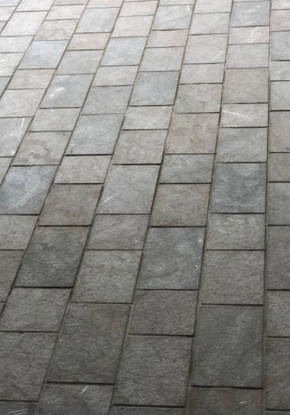 Outdoor pavement in aged natural gray stone : chic terrasse and garage at great deal in San Fransisco, California