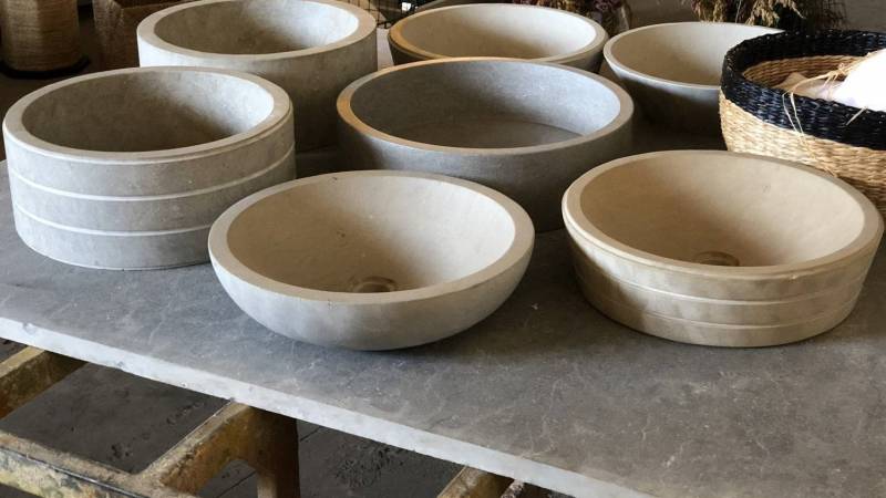 Architecture coatings, claddings and custom details: check out our stone sinks from New York, NY. Low price, unmatched quality