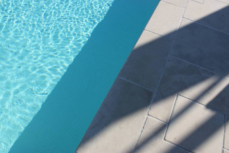 Buy aged stone for pool coping and terrace flooring at low price near London, United Kingdom